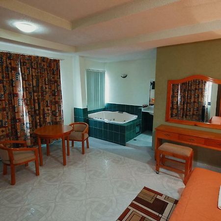 Hotel El Conquistador Monarca. Zitácuaro Екстериор снимка