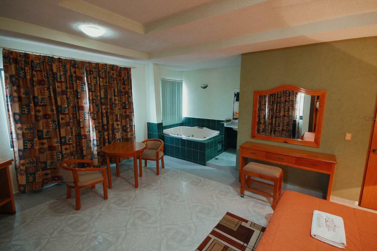 Hotel El Conquistador Monarca. Zitácuaro Екстериор снимка