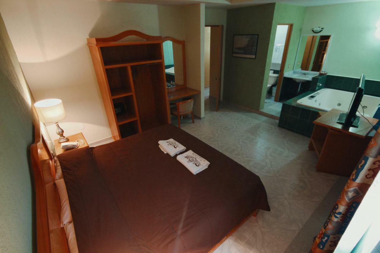 Hotel El Conquistador Monarca. Zitácuaro Екстериор снимка