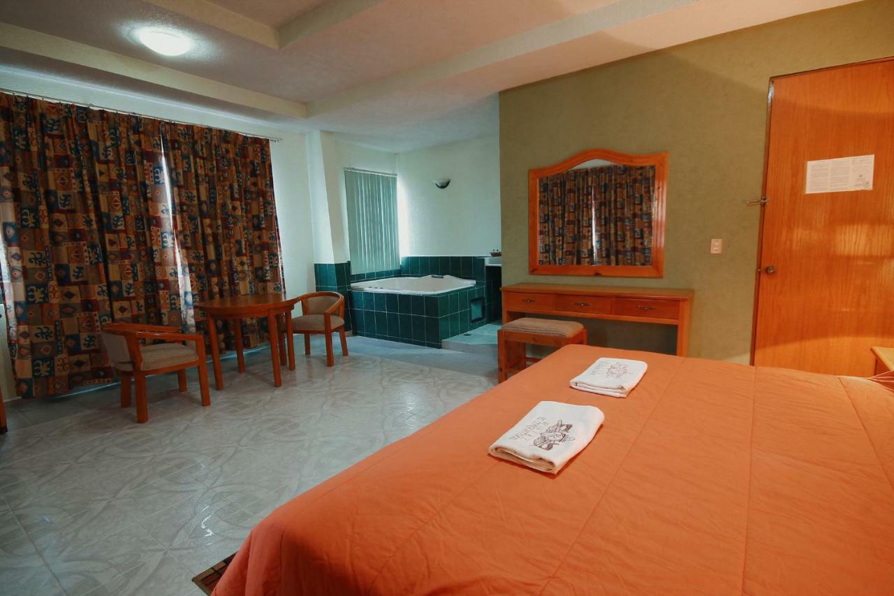 Hotel El Conquistador Monarca. Zitácuaro Екстериор снимка