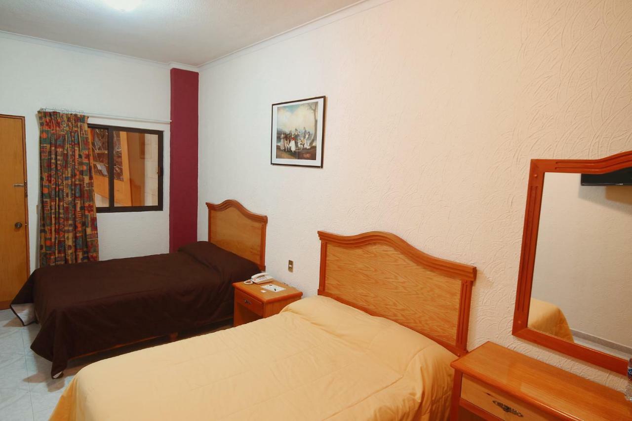 Hotel El Conquistador Monarca. Zitácuaro Екстериор снимка