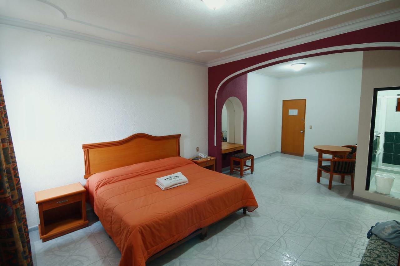 Hotel El Conquistador Monarca. Zitácuaro Екстериор снимка